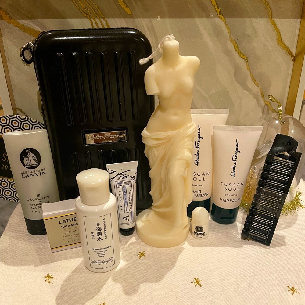 Exquisite Ferragamo Travel Kit